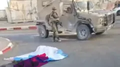 6 إصابات عسكرية إسرائيلية وقتل مسلحيْن في عملية إطلاق نار قرب الخليل
