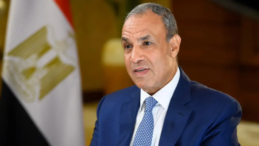 وزير الخارجية يتوجه إلى البحرين لبحث العلاقات الثنائية