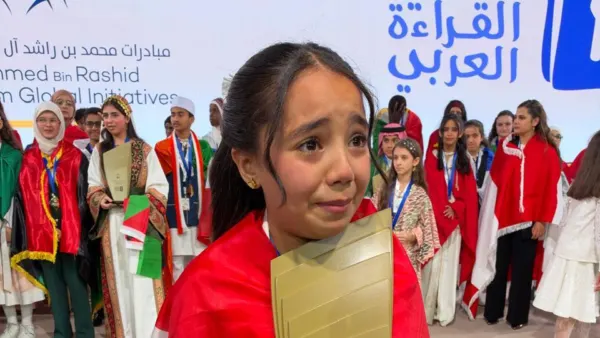 وزير الدولة للإعلام يُهنئ الطفلة ميار ويقود مبادرة لدعمها